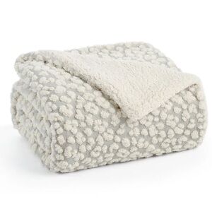NWT - Koolaburra by UGG Alaia Sherpa Throw Heather Oatmeal